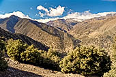 Marocco meridionale - La strada per il passo del Tizi n'Test (2092 m), in viaggio verso Marrakech 